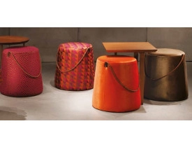 Puff Lui Alça Trançada em Couro Natural 