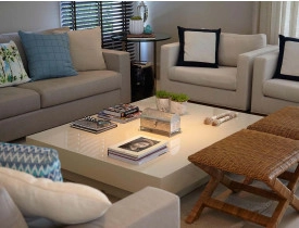 mesa-zurique-centro-sofa-banco-almofadas-sala-estar-design