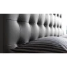 cama-lux-detalhe-couro-preto