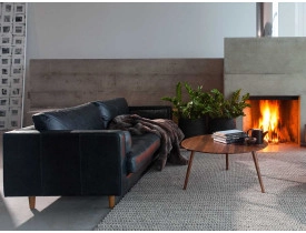 sofa-moderno-apartamento-design-preto-couro-bem-estar